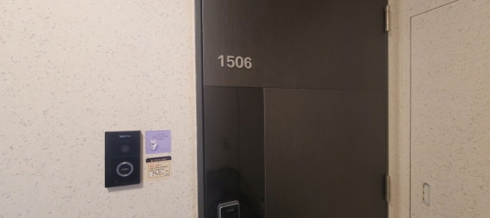 전유세대 출입문