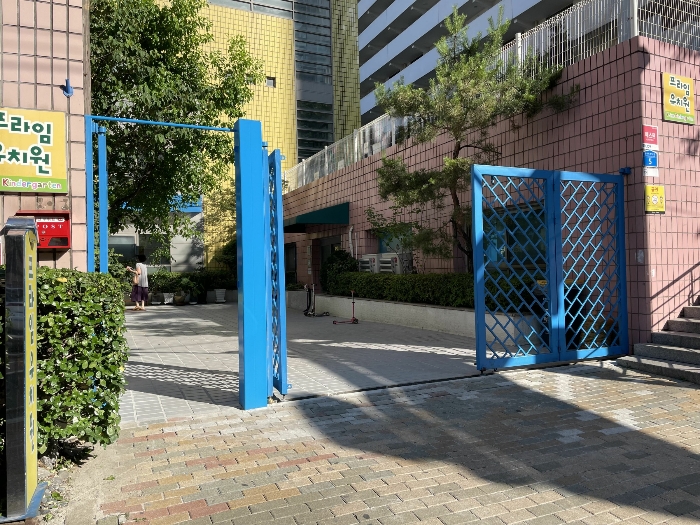 출입구 및 1층 부분