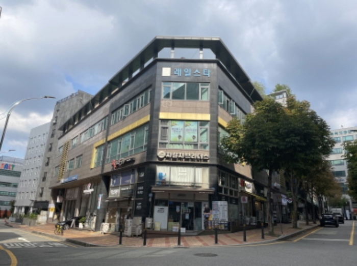 래일스타 건물전경