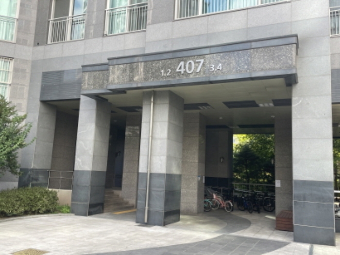 407동 공동출입구