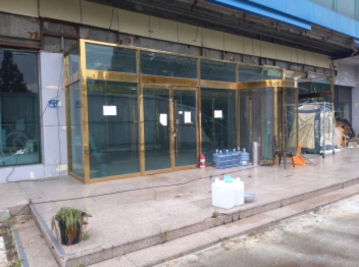 * 본건 목적물 2. 1층 출입구 전경