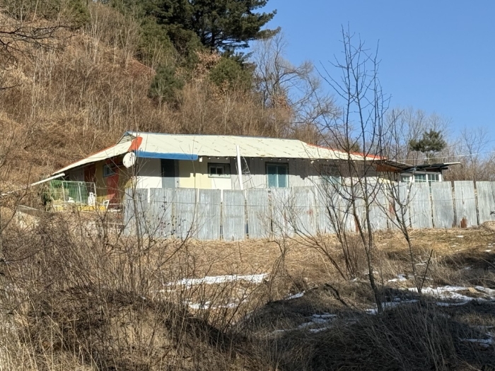 본건 경계지상 제시외건물