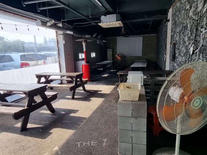 1층 내 일시적(비닐) 휴게소 전경