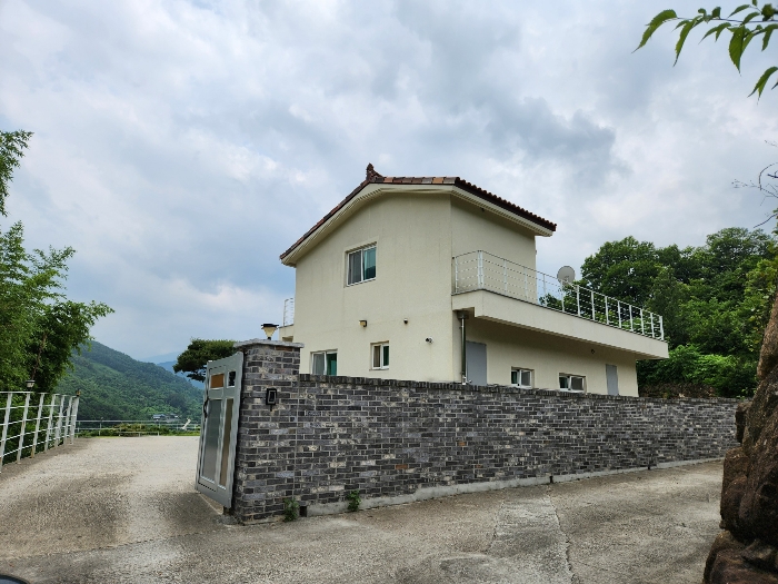 본건의 전경
북동측에서 남서측을 향하여 촬영