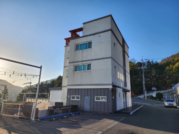 본건 1)토지 및 2)건물