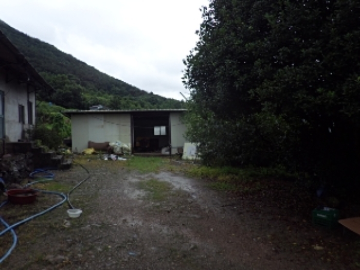 청학리 산54-3 제시외 창고 전경