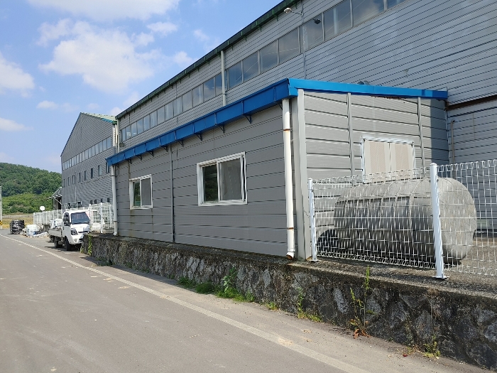 【 제시외 건물 : 기호 ㉠ 】