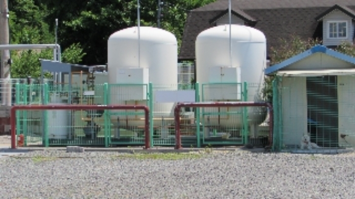 평지리 510-1. 제시외 견사 및 가스저장탱크 전경