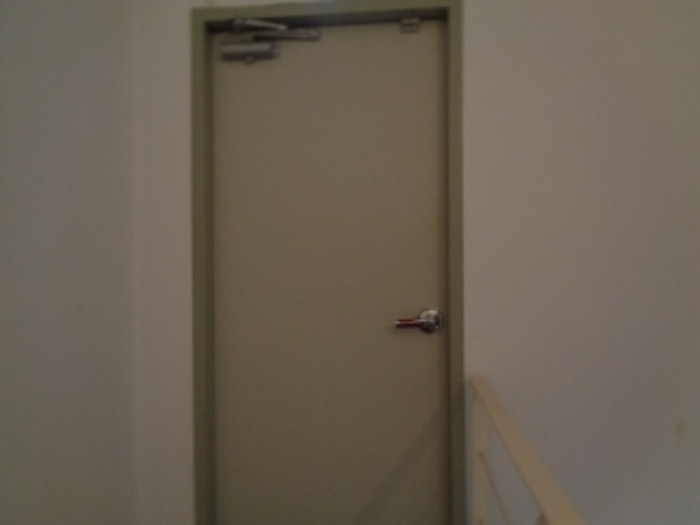 목록2,3의 4층 출입문 전경