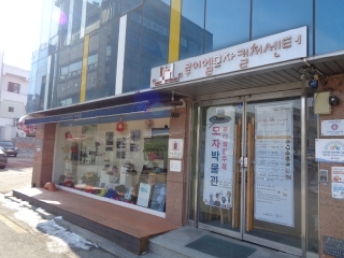 목록1,2,3,4의 건물 공동 입구 전경