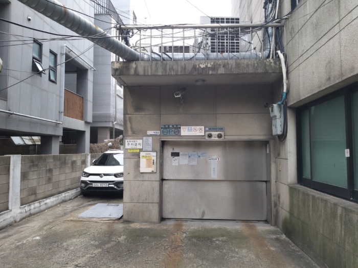 기계식 주차장 입구