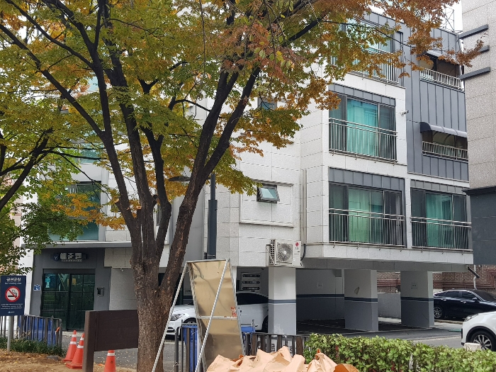 본건 (남서측에