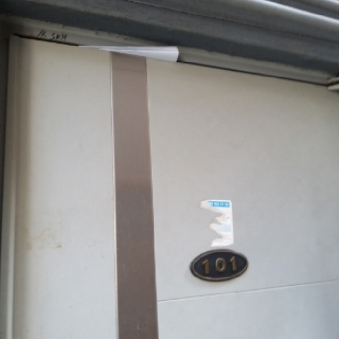 세대 출입문(101호)