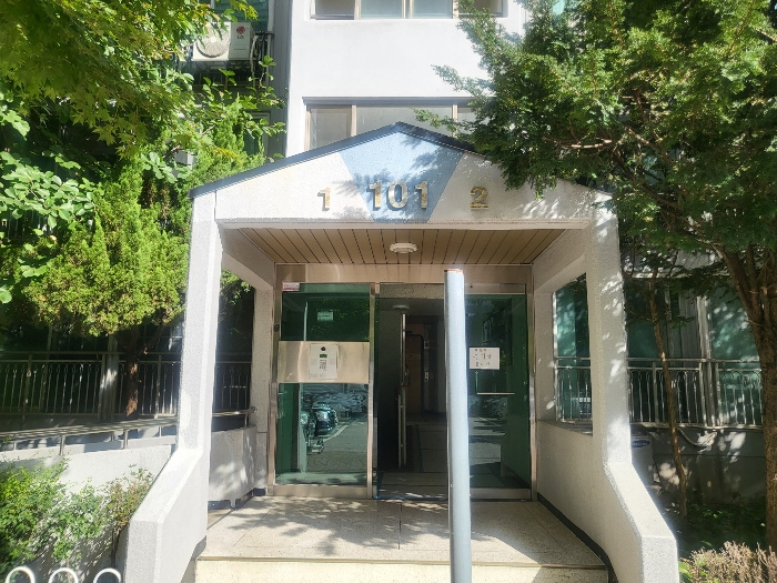 제101동 공동현관 전경