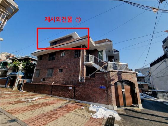 본건 제시외건물 ㉠ 전경