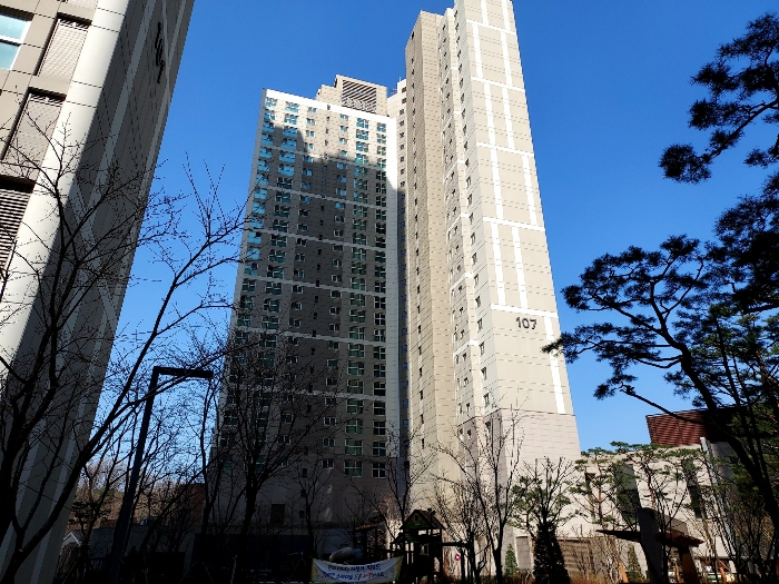 광교아이파크 107동 건물 전경