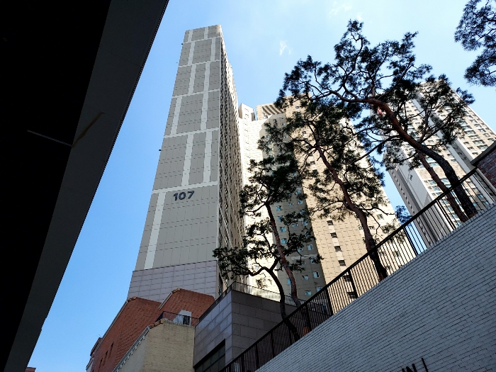 광교아이파크 107동 건물 전경