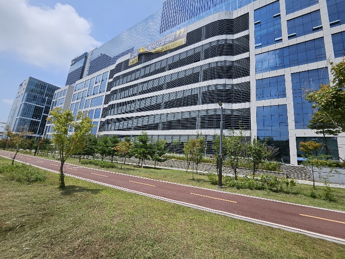 본건 건물 전경