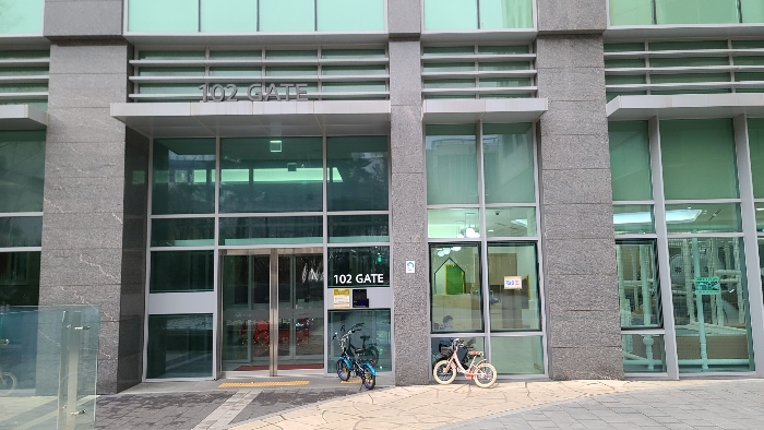 본건건물 주출입구