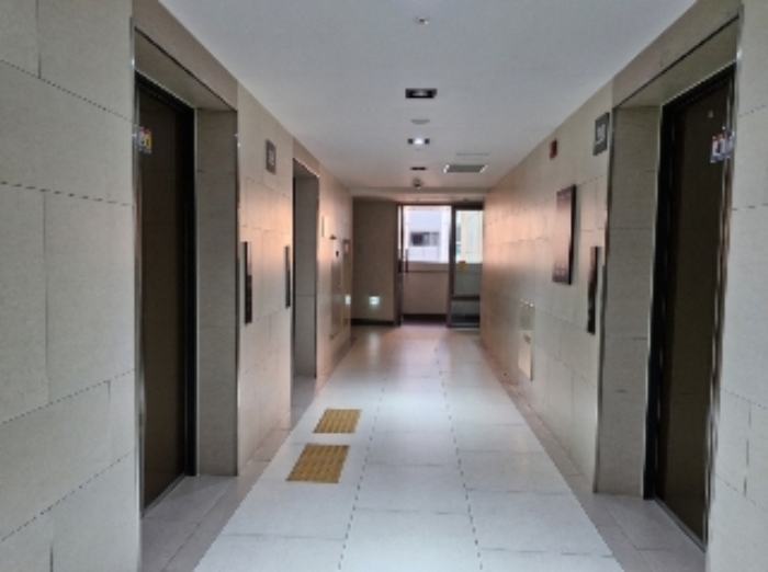 28층 엘리베이터