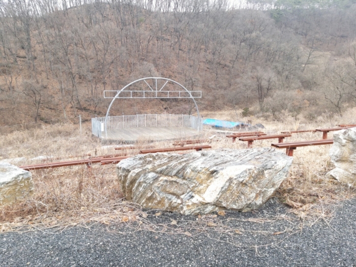 본건 전경(야외 공연장)