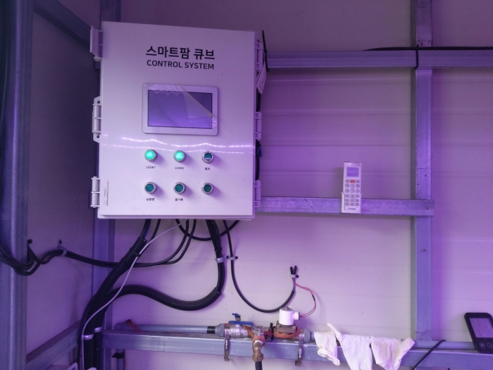 본건 전경(기호10-19 공장 내부(스마트팜 제어기))