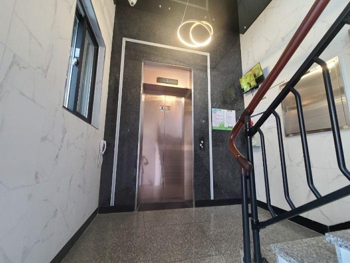 본건 건물 1층 로비 전경