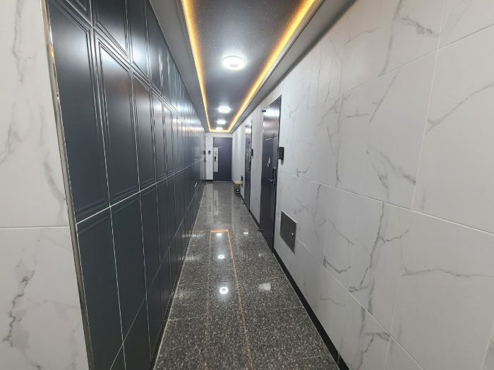 본건 건물 3층 복도 전경