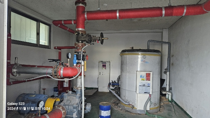 본건 번호 (6-2) 건물 보일러 및 펌프실 내부 전경