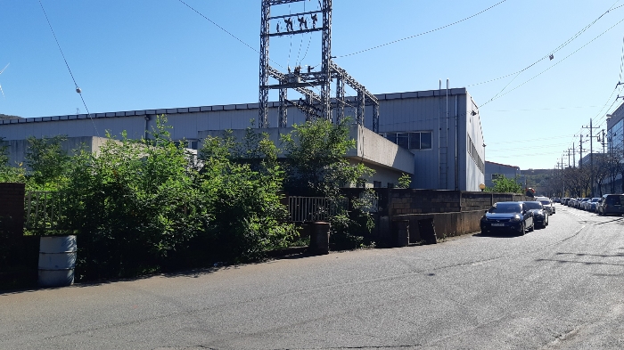 본건 서측면 전경