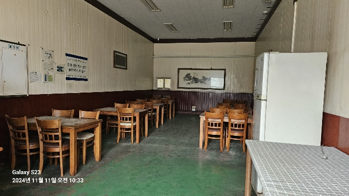 본건 번호 (6-1) 건물 1층 칸막이내 식당부분 내부 전경