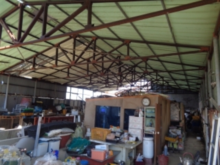 소재지2.`파이프조 파넬지붕 단층 축사` 제시건물 내부