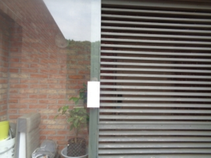 소재지1.(소재지2.(반딧불이로 24-1) 제시건물(에이동) 현관문 및 안내문 부착사진