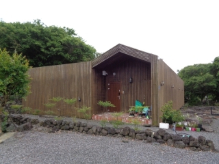 소재지1.(무릉리 1-2) 지상에 소재지4.(반딧불이로 24-3) 제시건물(씨동) 전경