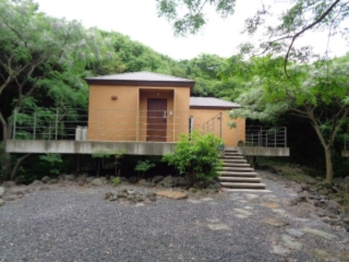 소재지1.(무릉리 1-2) 지상에 소재지5.(반딧불이로 24-4) 제시건물(디동) 전경