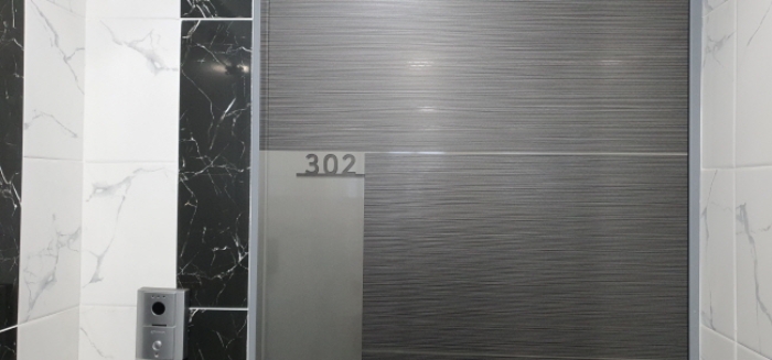 302