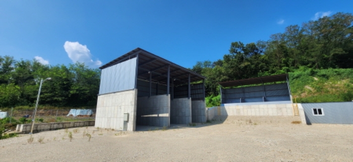 사진19. 본건 4동 및 주변, 제시외 건물