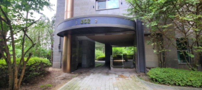 공동현관 출입문