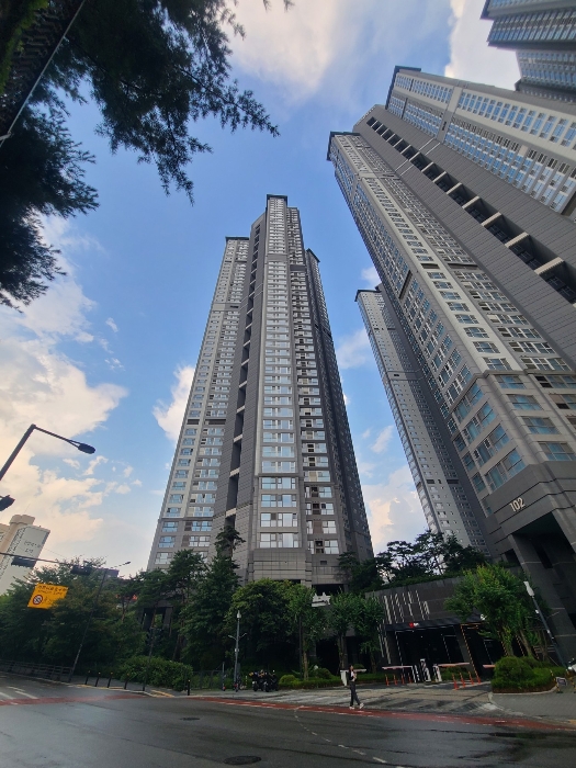 본건 소재동 전경(103동)