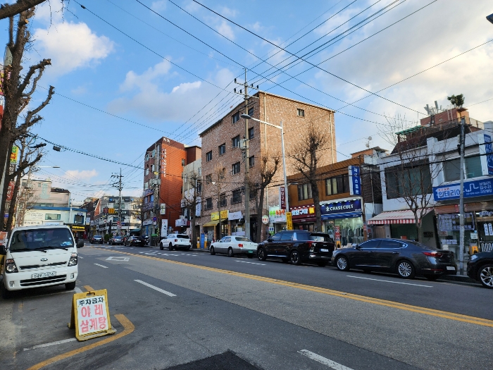 대상물건 주변 전경(서측에서 촬영)