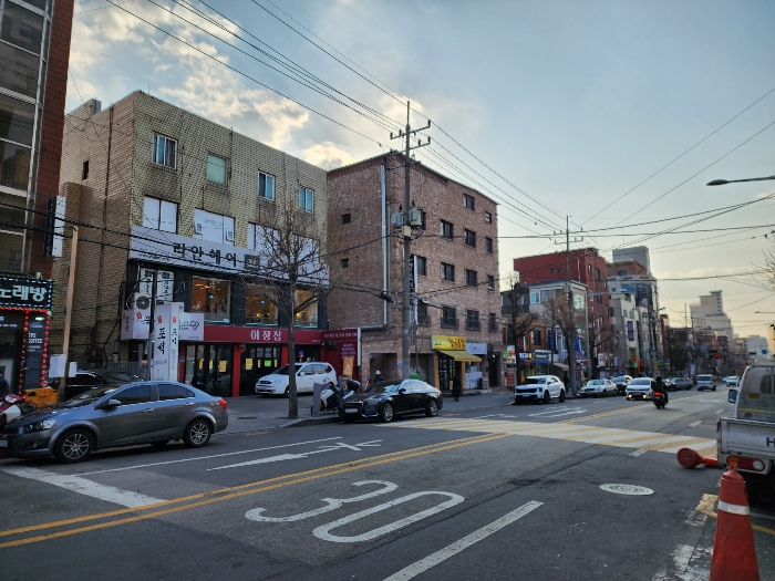 대상물건 주변 전경(동측에서 촬영)