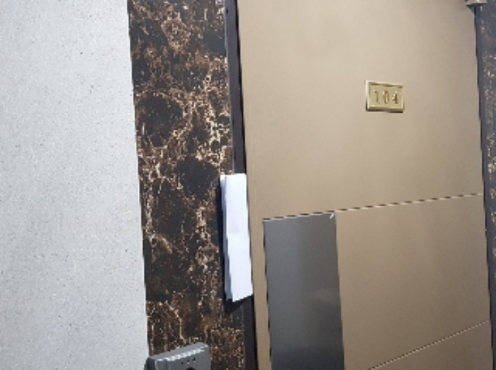 세대현관문(104호)