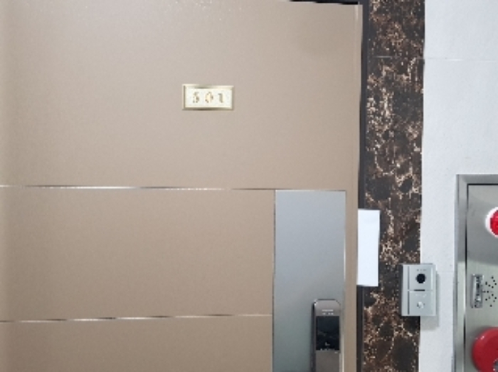 세대현관문(501호)