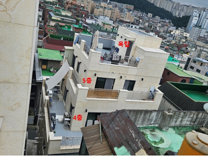 건물 4층과 5층 전경