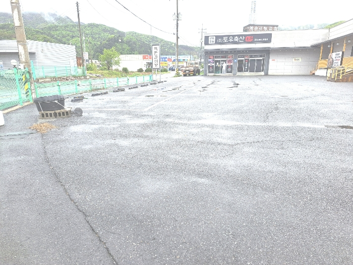 대상물건(기호(1-4)토지 및 기호(5)건물) 전경