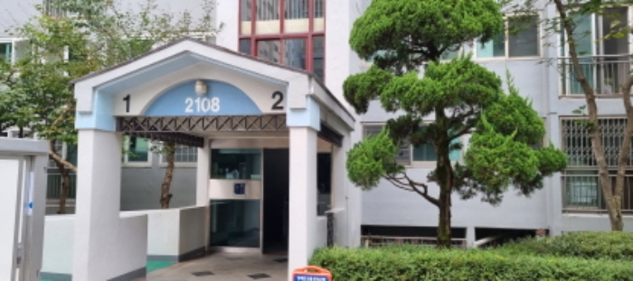 공동현관 출입구