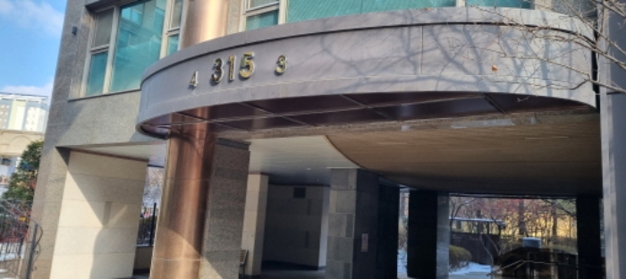 공동현관 출입구