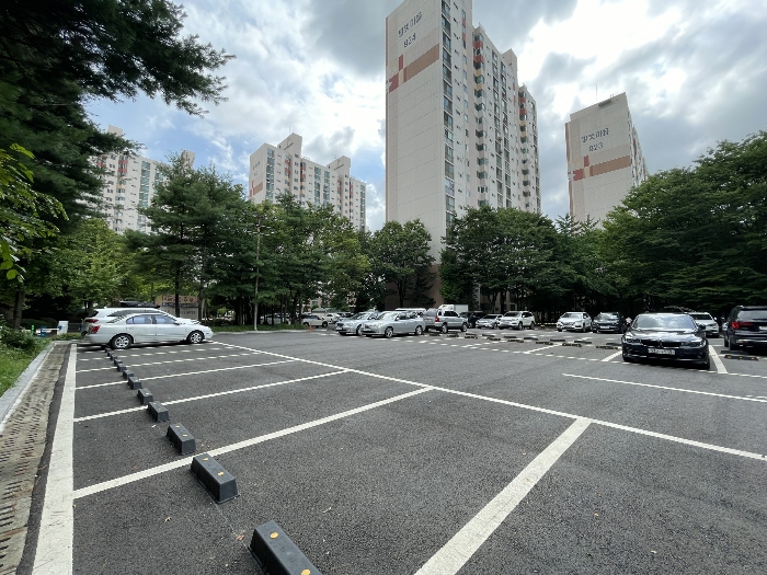 1층 공용 주차장 전경