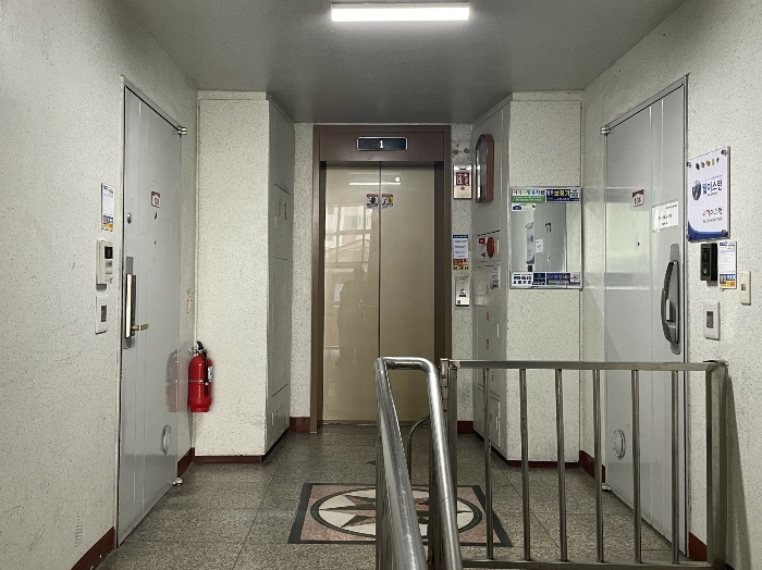 1층 공용 엘리베이터 홀 전경