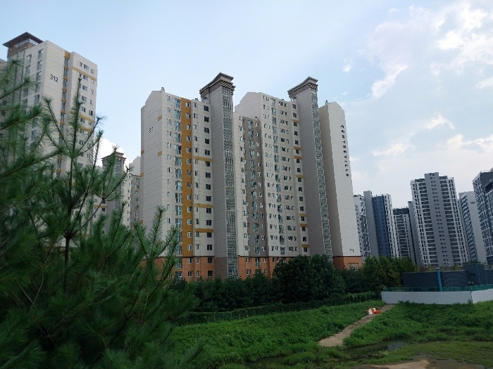 본건이 속한 건물 전경